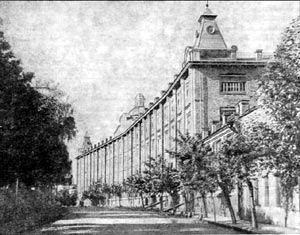 Главный корпус московского кабельного завода «Электропровод» (построен в 1910-1912 годах). Фотография 1920-х годов