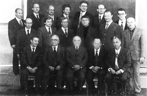 НДоллежаль среди преподавателей и сотрудников факультета \